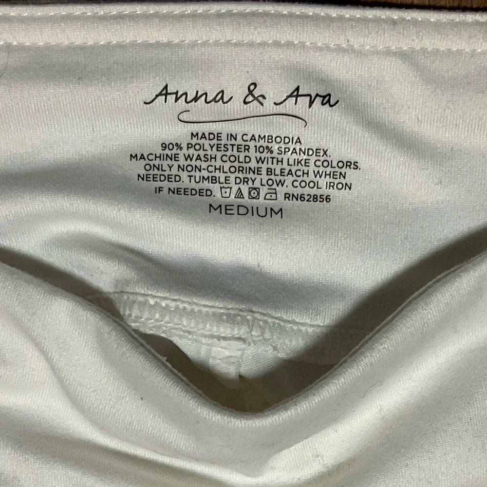 Bundle Athleticwear, Danskin Sport-bra & Anna & Ava Compression pant (Lg/Medium) - Picture 8 of 8